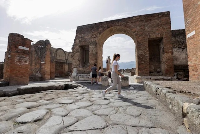 Genom Kota Pompeii
