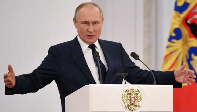 Rusia Pakai UU Hoaks untuk Sikat Influencer Medsos Ekspatriat