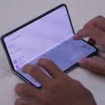 Galaxy Z Fold4 5G layar