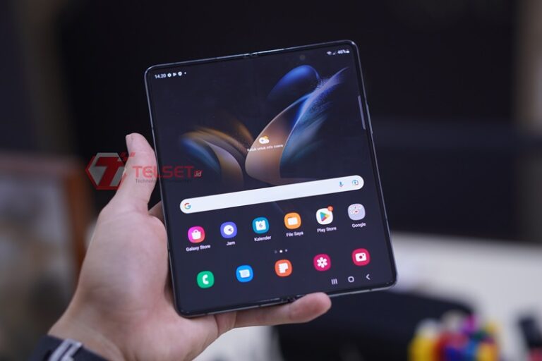 galaxy Z Fold4 5G nonton streaming layar besar