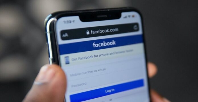 Facebook Menghilangkan Informasi Agama