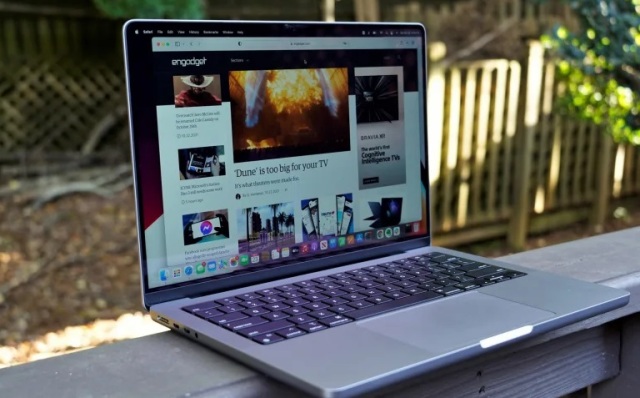 MacBook Pro 14 inci Terbaru
