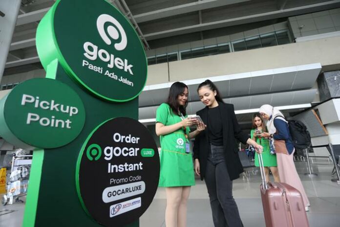 Gojek GoCar Luxe Bandara Soekarno-Hatta