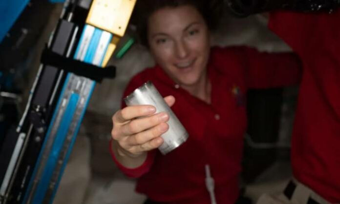 NASA Keringat Urine Astronot Air Minum