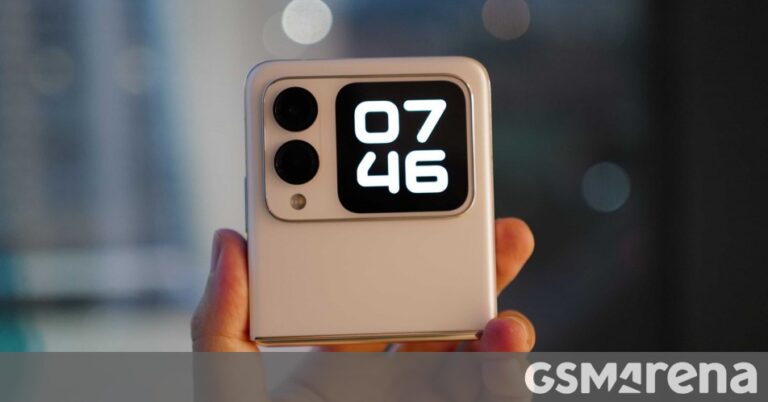 Huawei Nova Flip, spesifikasi Huawei Nova Flip, Huawei Nova 13 series, Huawei lipat, ponsel lipat Huawei