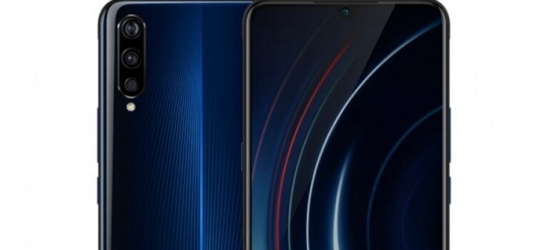 Spesifikasi QOO 13, Snapdragon 8 Gen 4, strip cahaya vertikal, layar OLED 144 Hz, baterai 6.000 mAh