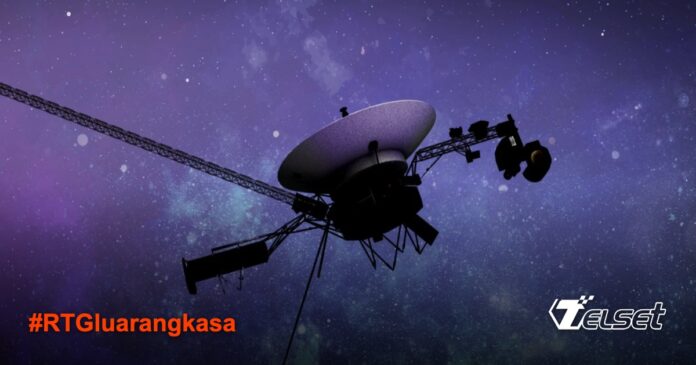 Ilustrasi pesawat ruang angkasa Voyager dengan RTG sebagai sumber energi