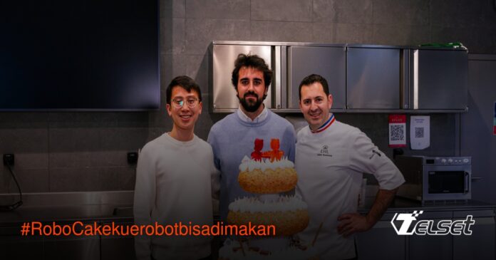 RoboCake, kue robot yang bisa dimakan dengan beruang gummy menari dan baterai cokelat
