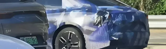 BYD Seal 08 dalam uji jalan dengan desain futuristik dan lampu LED ramping