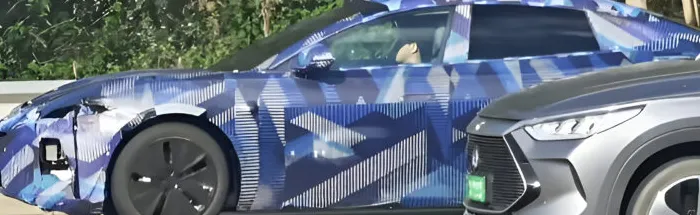 Prototipe BYD Seal 08 dalam uji jalan