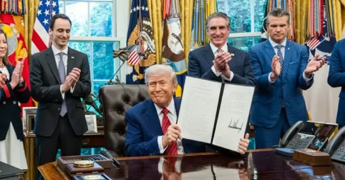 Presiden Trump menandatangani perintah eksekutif percepat pembangunan reaktor nuklir
