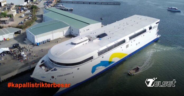 Kapal penumpang listrik Hull 096 berlabuh di pelabuhan Tasmania