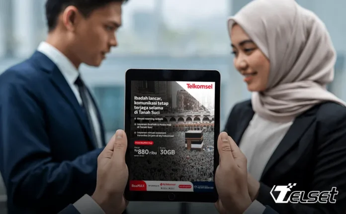 Petugas Telkomsel melayani jemaah haji di Posko GraPARI Makkah