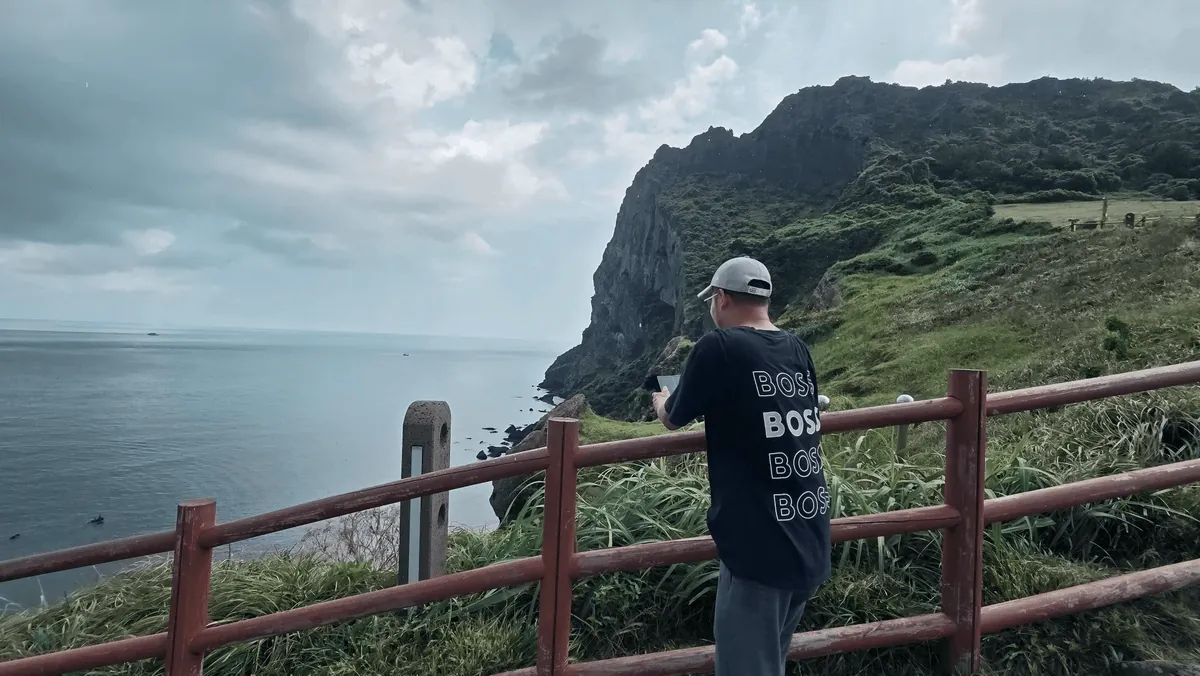 Menavigasi Keindahan Jeju dengan Galaxy Fold7 & Gemini