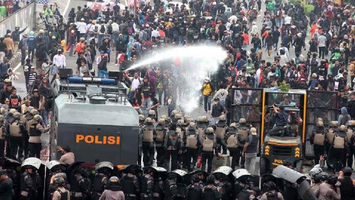Polda Metro Waspadai Live TikTok Ajak Pelajar Demo Buruh