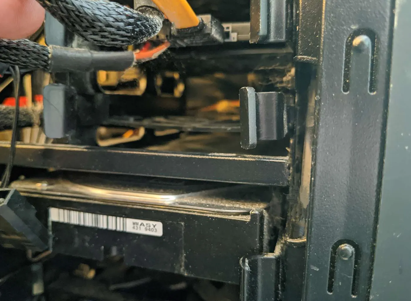 Cara Mudah Pasang SSD Kedua di PC untuk Performa Lebih Kencang