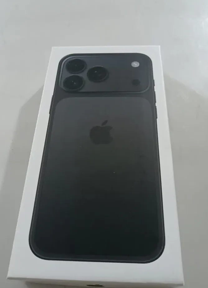 Perbandingan iPhone 17 Pro KW dan render iPhone 17 Pro asli