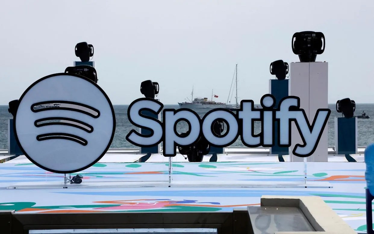 Tampilan pengaturan kualitas media Spotify Lossless di aplikasi mobile