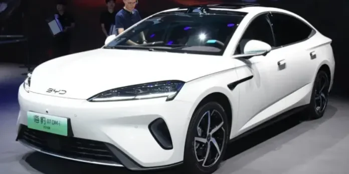 BYD Seal 07 DM-i 2026 sedan plug-in hybrid dengan desain modern dan fitur canggih