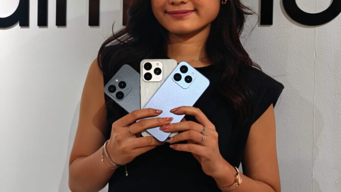 5 Fitur Realme 15T yang Bikin Ponsel Lain Ketar-Ketir, Dari Desain Tipis Hingga Baterai Jumbo 5 Fitur Realme 15T yang Bikin Ponsel Lain Ketar-Ketir, Dari Desain Tipis Hingga Baterai Jumbo