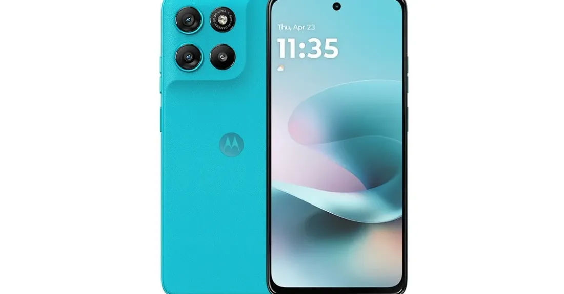 Motorola Moto G100 2025 smartphone dengan baterai 7.000mAh dalam warna Clear Sky Blue