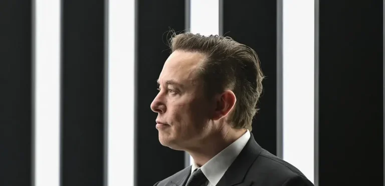 Elon Musk Minta Pengaruh Kuat atas Pasukan Robot Tesla
