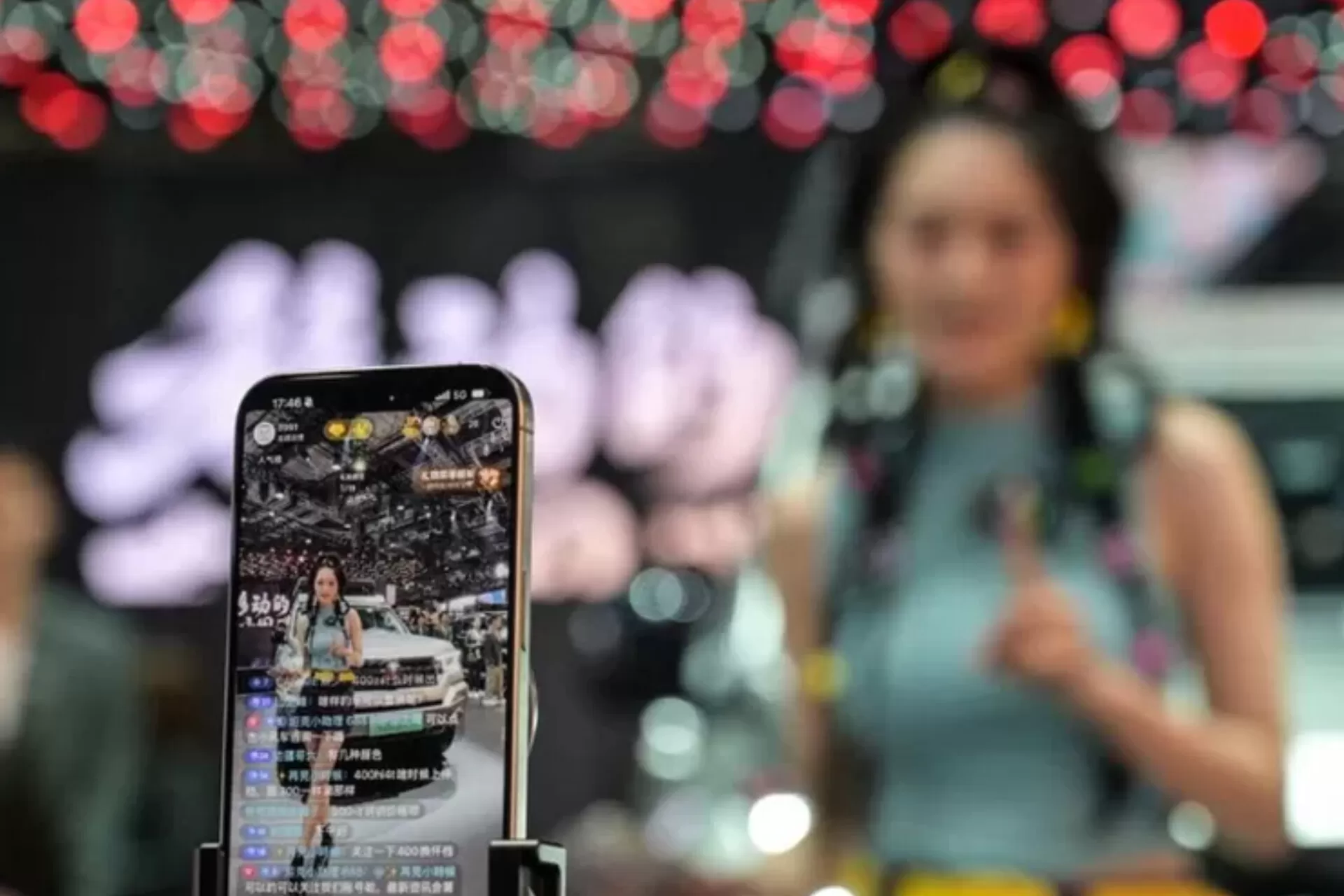 Komdigi Kaji Sertifikasi Wajib Influencer, Ikuti Jejak China