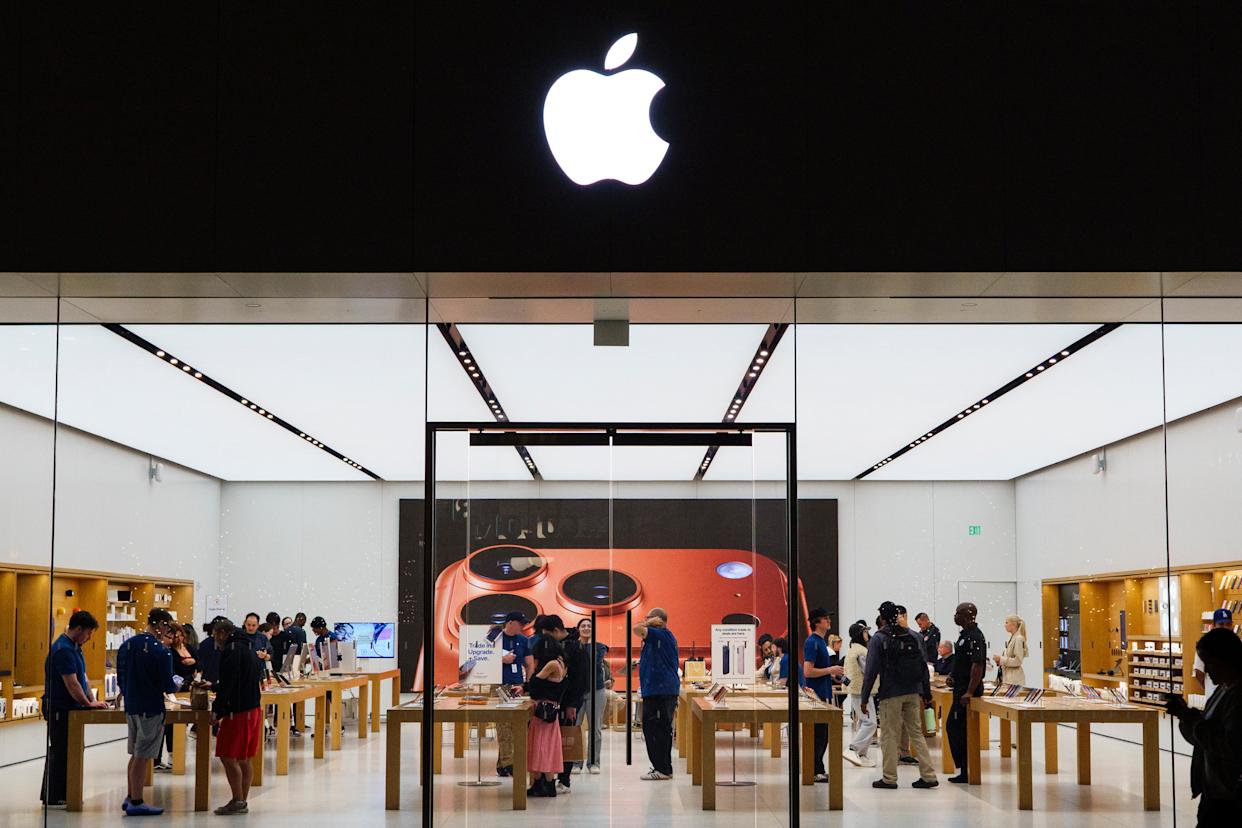 Apple PHK Puluhan Karyawan Tim Sales, Fokus ke Reseller