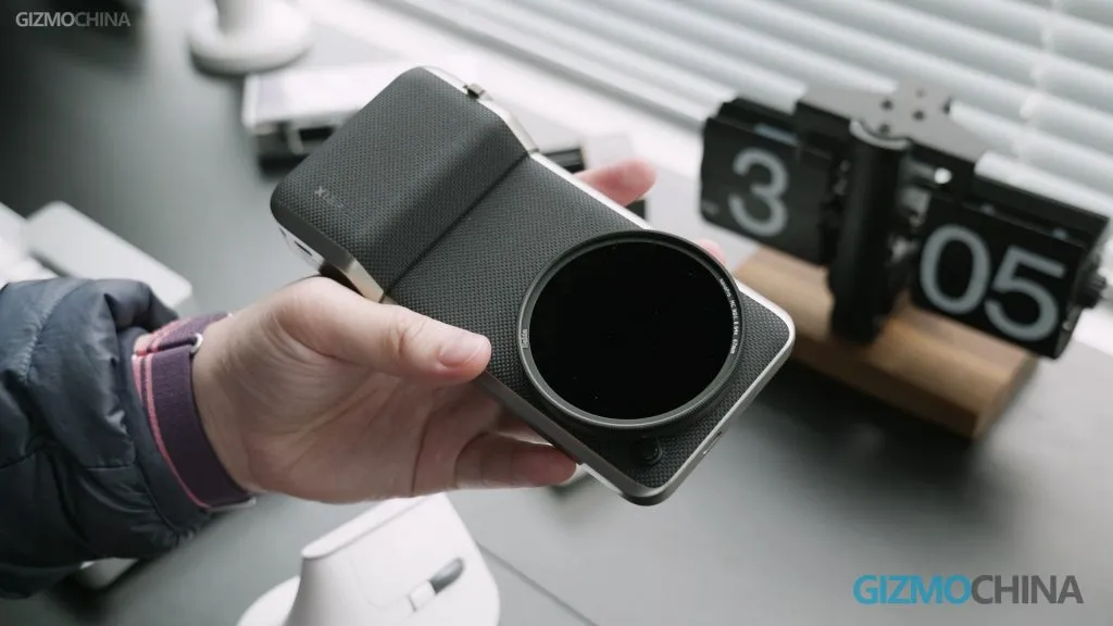 Interface HyperOS 3 pada Xiaomi 14 Ultra dengan control center baru