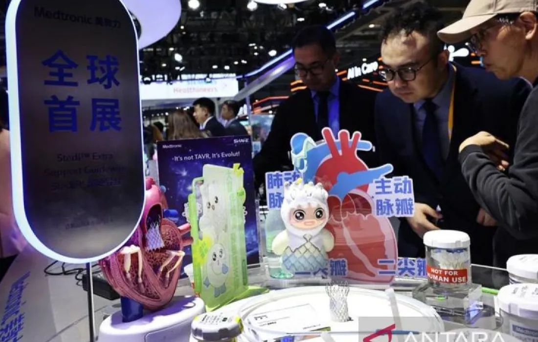 Peta perkembangan teknologi 6G China dengan ilustrasi jaringan satelit dan infrastruktur komunikasi masa depan