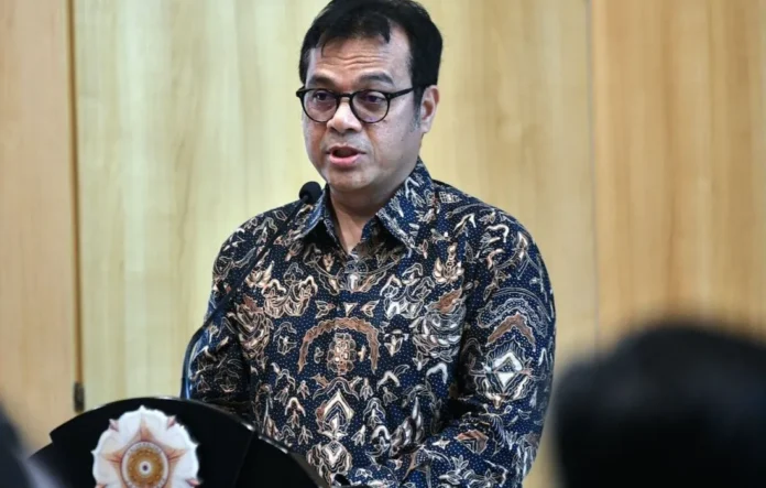 Wamenkominfo Nezar Patria menjelaskan peran AI Center of Excellence UGM sebagai penggerak riset nasional untuk ekonomi digital Indonesia