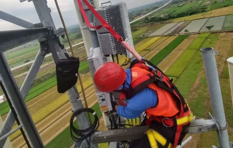 XLSmart Siapkan Jaringan Hadapi Lonjakan Trafik Natal dan Tahun Baru 2026