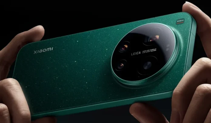 Tampilan depan dan belakang smartphone flagship Xiaomi 17 Ultra dengan desain premium dan modul kamera besar