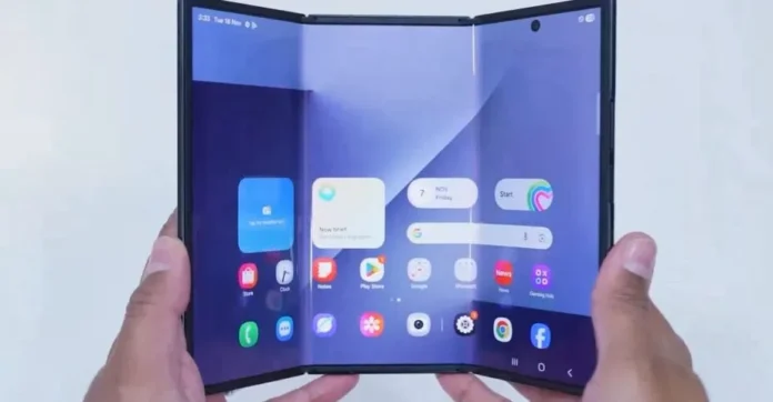 Ilustrasi perbandingan bentuk Samsung Galaxy Z TriFold dalam mode ponsel, tablet kecil, dan tablet penuh yang menunjukkan mekanisme lipat gandanya.