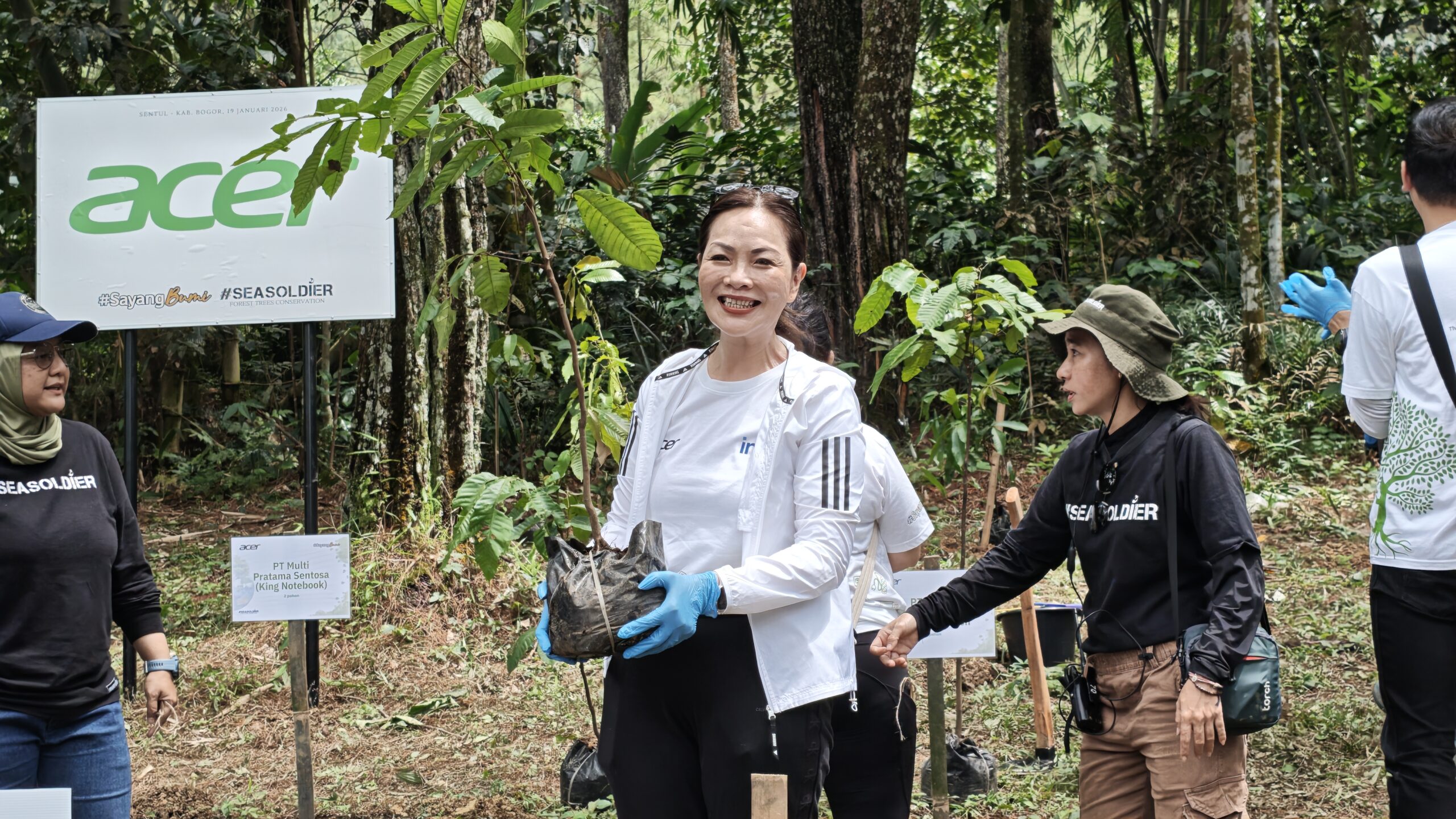 Acer Indonesia Sulap Limbah E-Waste Menjadi Ribuan Pohon di Bogor