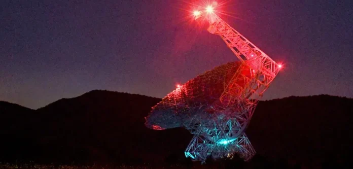Ilustrasi Green Bank Telescope, teleskop radio single-dish terbesar di dunia, yang digunakan untuk mengamati objek antarbintang 3I/ATLAS.