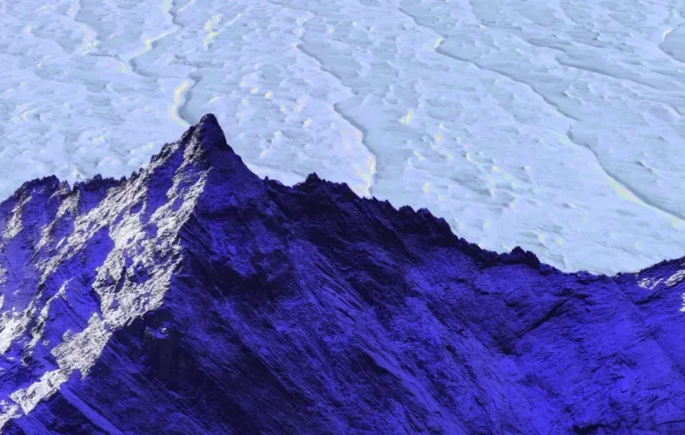 Peta Digital Ungkap Pegunungan dan Lembah Tersembunyi di Bawah Antartika