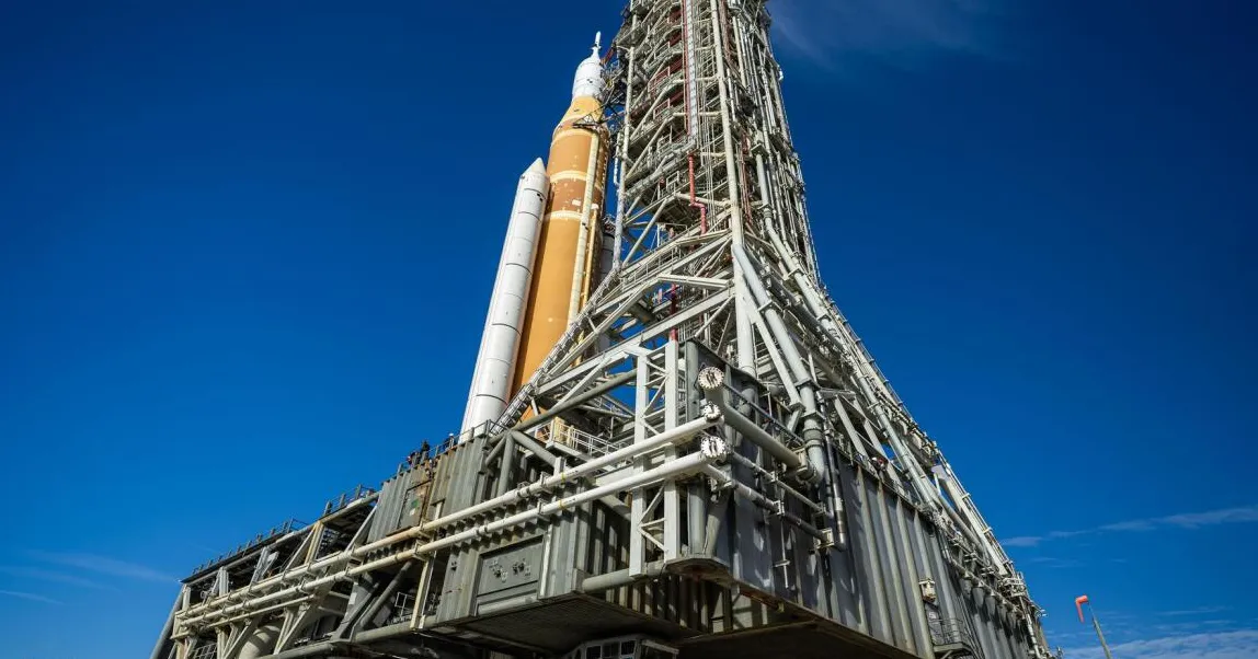 Artemis 2 SLS rocket rollout to Launch Pad 39B on Jan. 17, 2026
